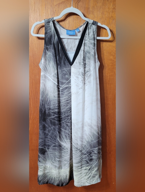 Simply Vera Vera Wang Dresses & Skirts - Simply Vera Vera Wang V-Neck Sleeveless Dress Size Medium (0864)